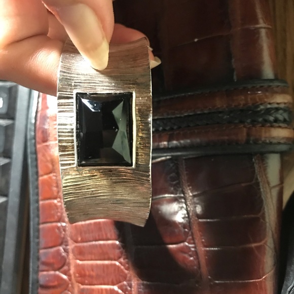 Sterling cuff with faceted onyx - Picture 2 of 6